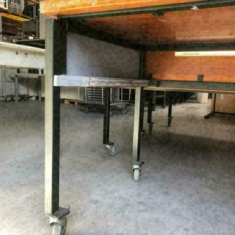 stalen verrijdbare werkbank werktafel massief houten blad