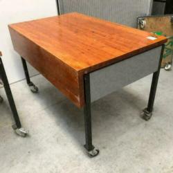 stalen verrijdbare werkbank werktafel massief houten blad