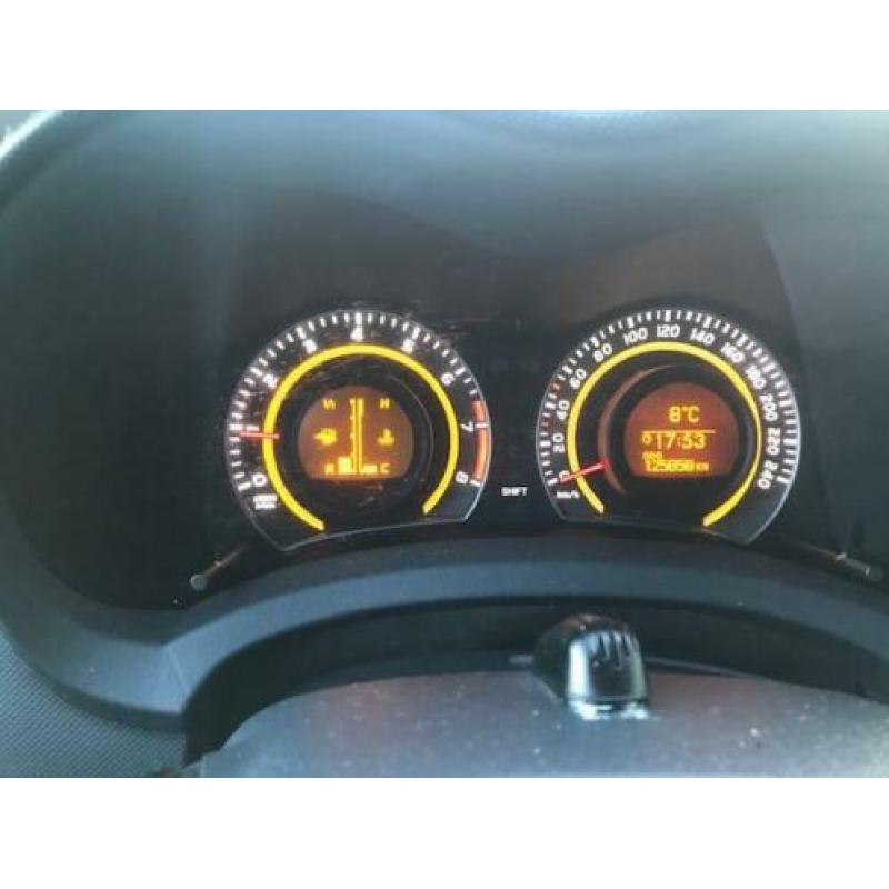 Toyota Auris 1.6 Dynamic Navigatie , Camera , Trekhaak .