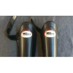 Kickbox scheenbeschermers, Twins SGL-10