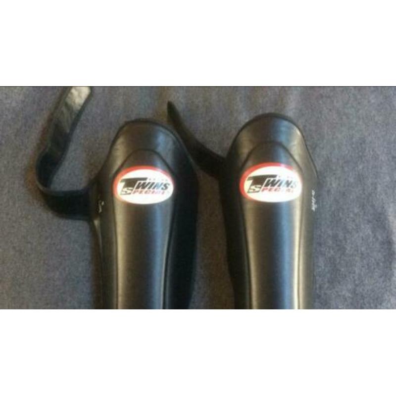 Kickbox scheenbeschermers, Twins SGL-10