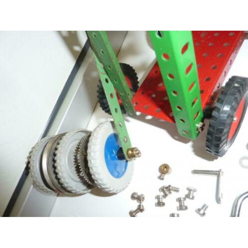 MECANO Hijskraan met allerlei toebehoren en onderdelen
