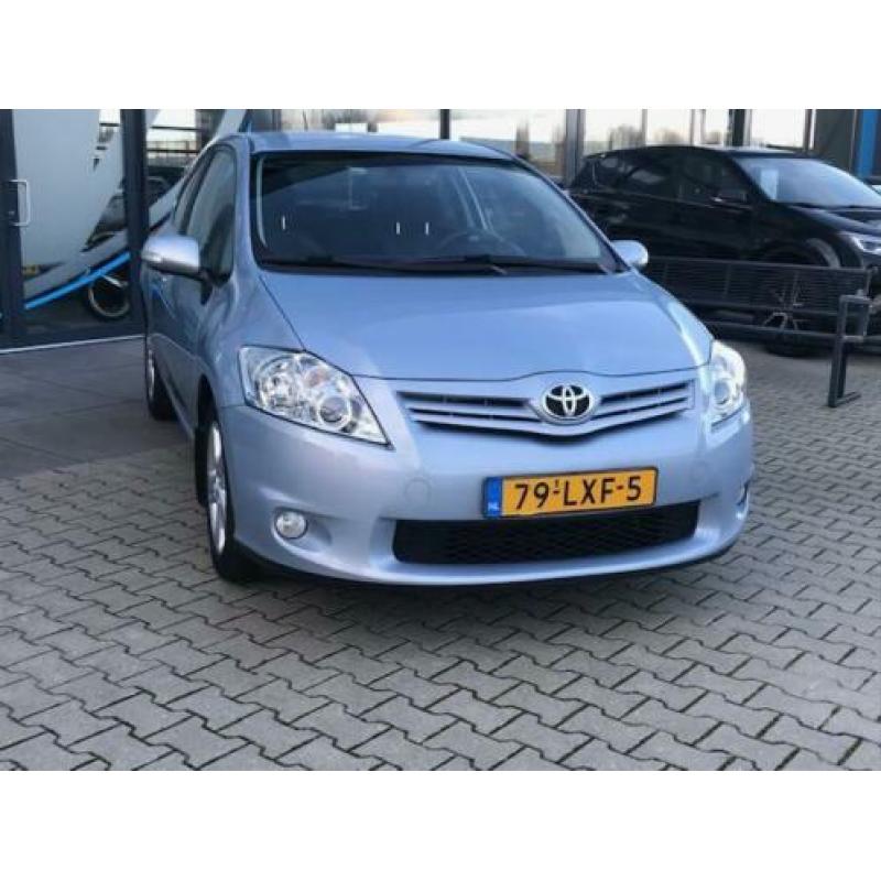 Toyota Auris 1.6 Dynamic Navigatie , Camera , Trekhaak .