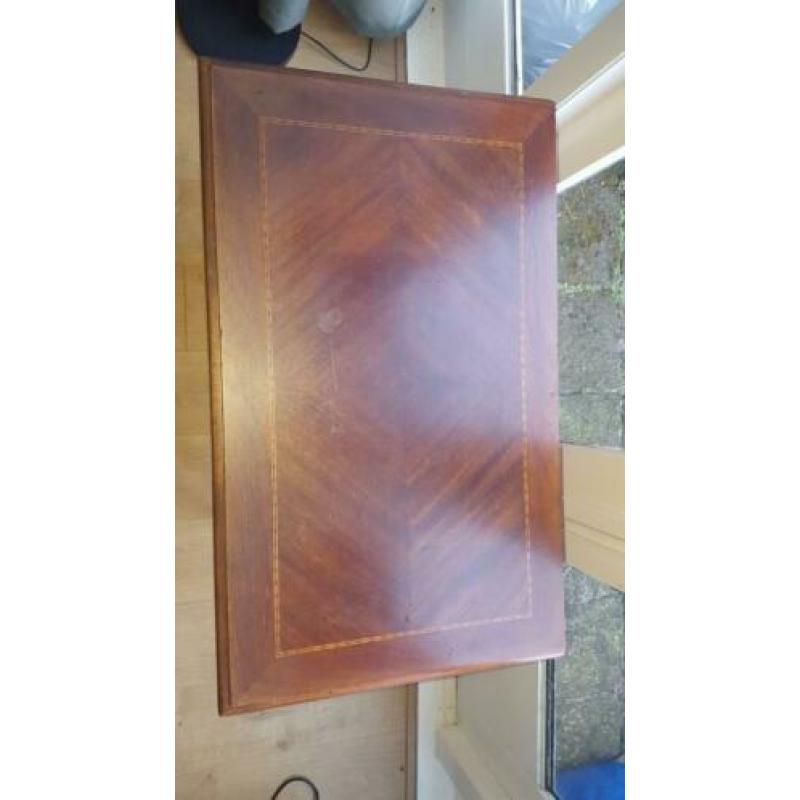 Houten kastje dressoir