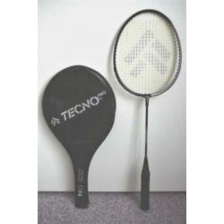 2 Tecno Pro badmintonrackets met beschermhoes