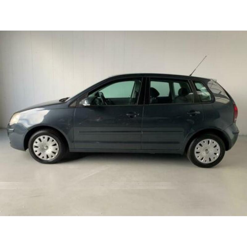 Volkswagen Polo 1.2-12V Optive 5-deurs Airco Radio/cd Elek.r