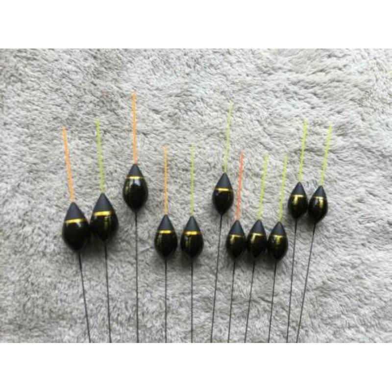 adv 254 / NIEUW set 11 dobbers RIVE