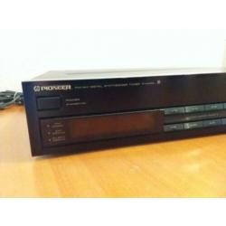 Pioneer DIGITAL SYNTHESIZER TUNER F-X44OL
