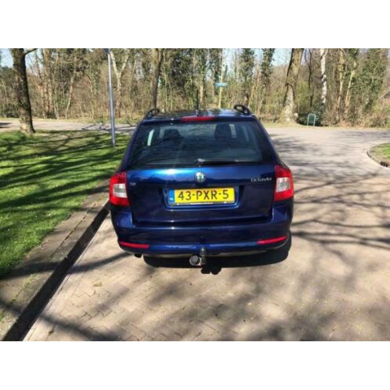 Skoda Octavia Combi 1.6 TDI Greentech Ambition Business Line