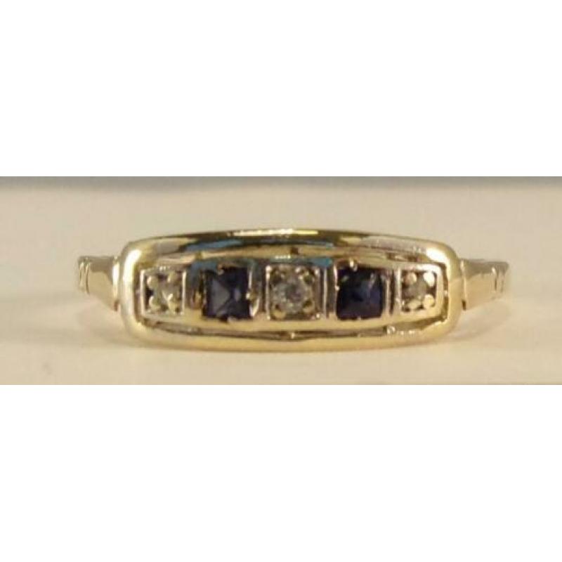 Antieke ring met Saffieren/Diamanten. Art Deco 18 krt goud