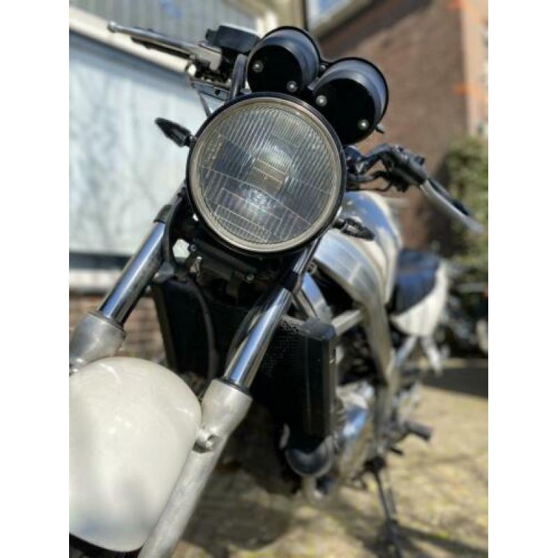 Prachtige Honda NT 650/NT650 Hawk