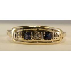 Antieke ring met Saffieren/Diamanten. Art Deco 18 krt goud