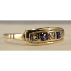 Antieke ring met Saffieren/Diamanten. Art Deco 18 krt goud