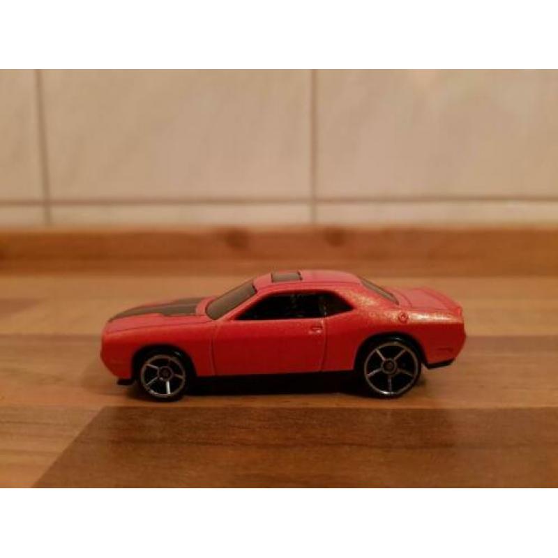 Hotwheels '08 Dodge Challenger SRT8 Oranje