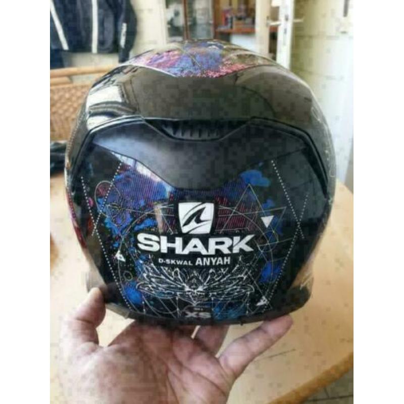 Shark d-skwal anyah maat xl NIEUW