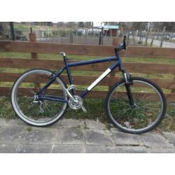 Giant mountainbike Shimano Alivio afgewerkt MOET WEG