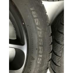 Fiat 500 velgen 15 inch mat zwart plasti dip.