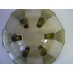Bruin fumé persglas schaal ø 16,5 cm hoogte 7,1 cm.