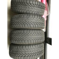 Fiat 500 velgen 15 inch mat zwart plasti dip.