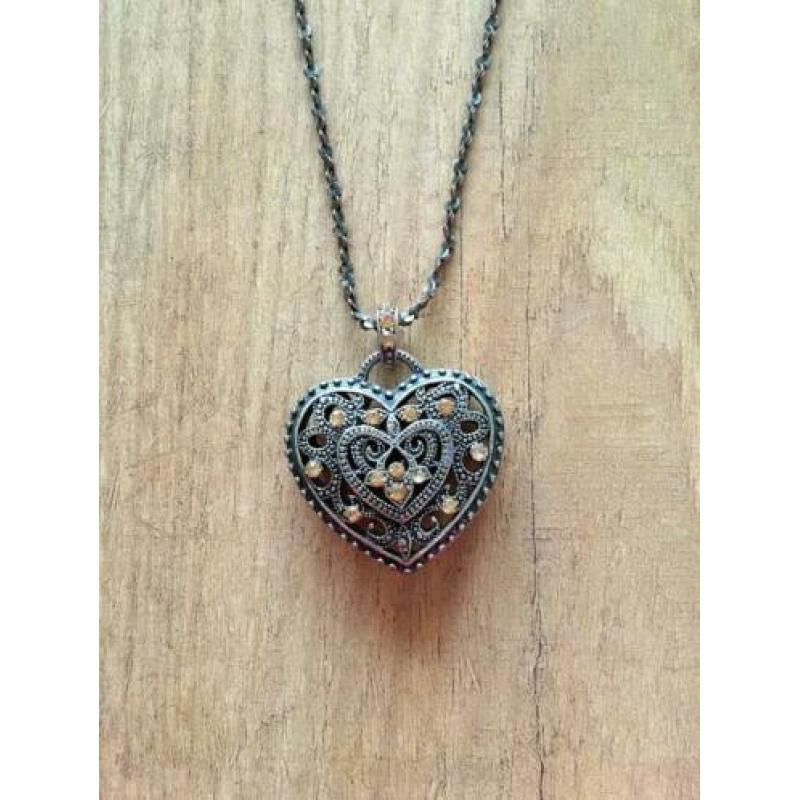Gouden ketting met hartjes diamantjes van Six als nieuw!