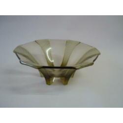 Bruin fumé persglas schaal ø 16,5 cm hoogte 7,1 cm.