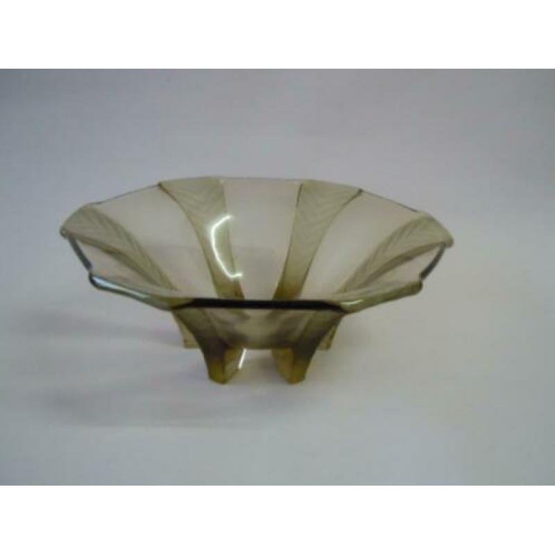 Bruin fumé persglas schaal ø 16,5 cm hoogte 7,1 cm.