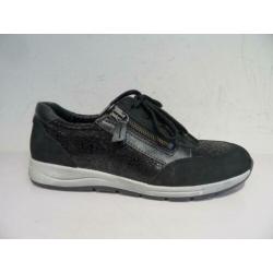 Zwarte sneakers maat 40