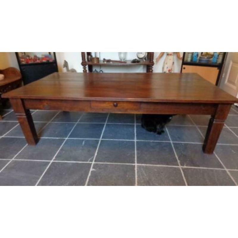 Antieke salontafel met laatje