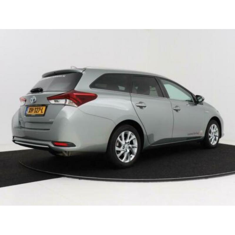 Toyota Auris Touring Sports 1.8 Hybrid Executive Automaat |