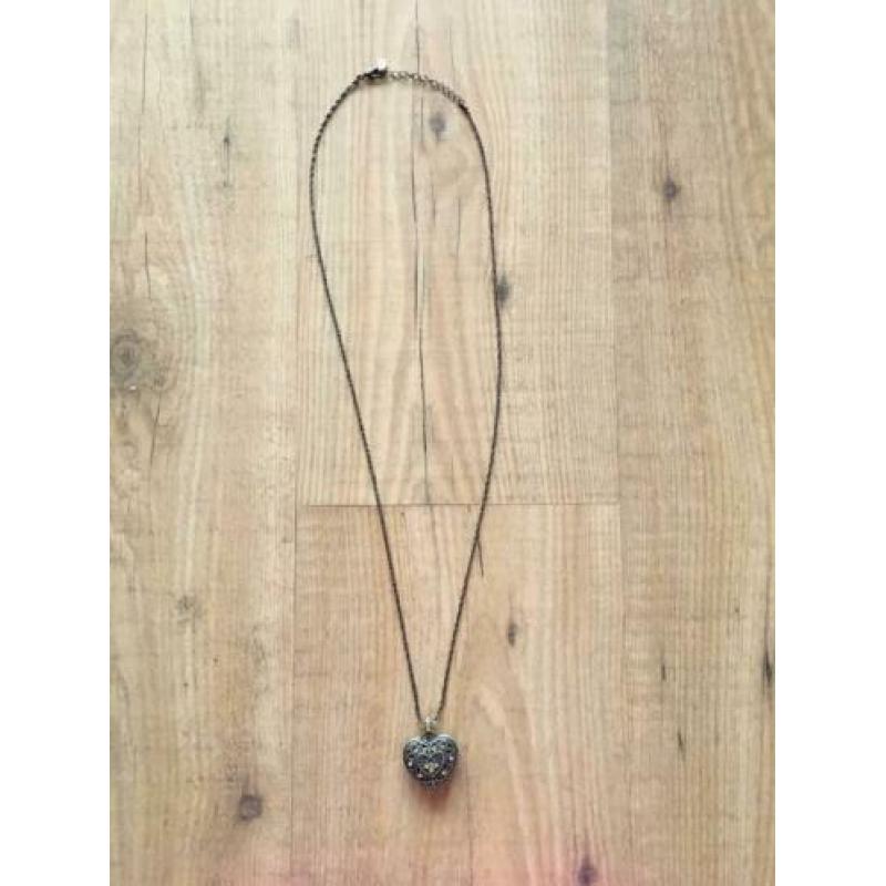 Gouden ketting met hartjes diamantjes van Six als nieuw!