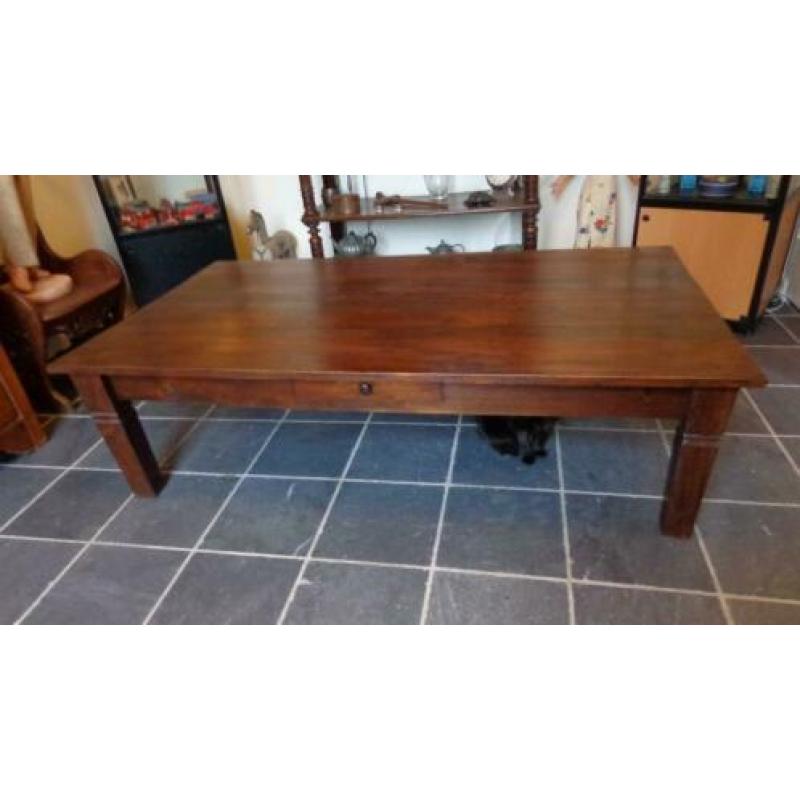 Antieke salontafel met laatje