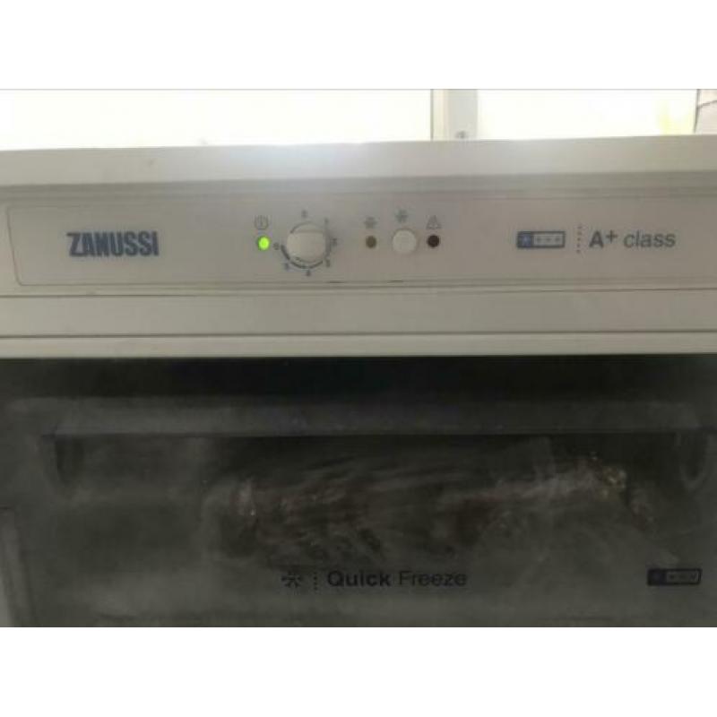 Zanussi ZBF11420SA inbouw vriezer 94 ltr