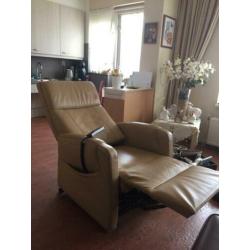 Relaxstoel met sta-op functie (electrisch)