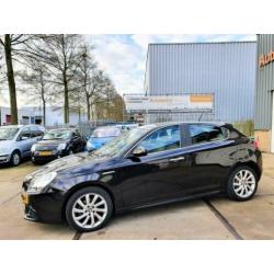 Alfa romeo Giulietta 1.6 JTDm Distinctive, APK, Bovag garant