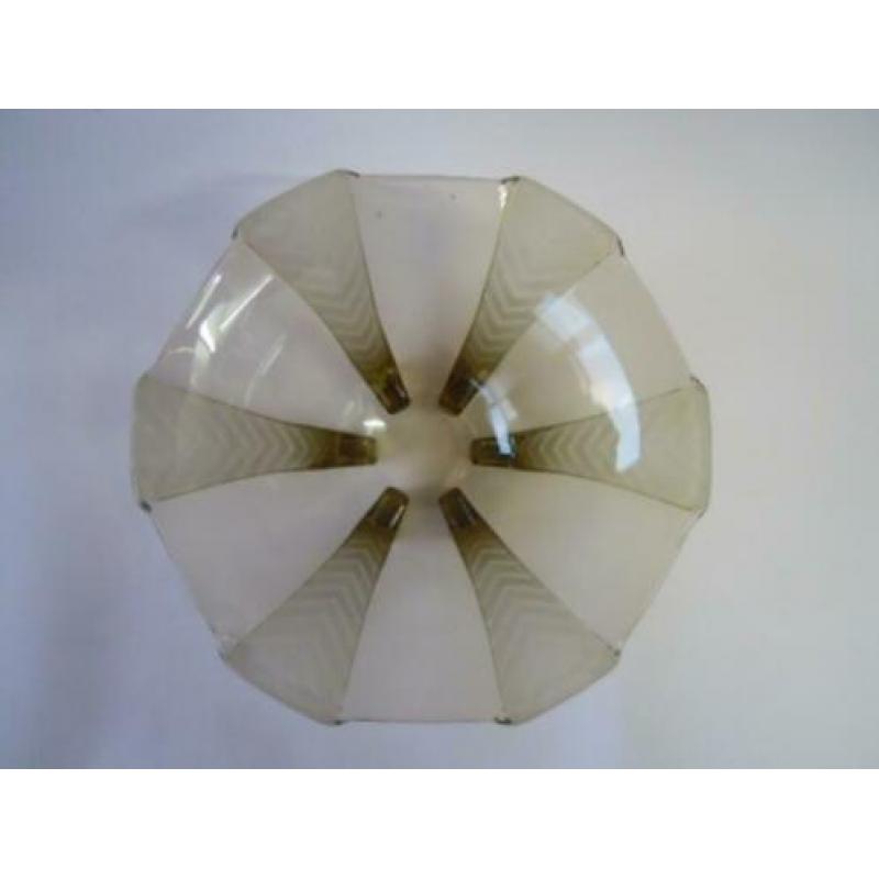 Bruin fumé persglas schaal ø 16,5 cm hoogte 7,1 cm.