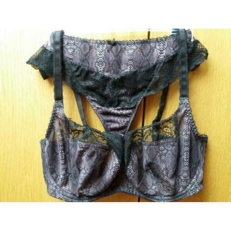 Panache Jasmine setje, balconnet BH (65G) en twee strings