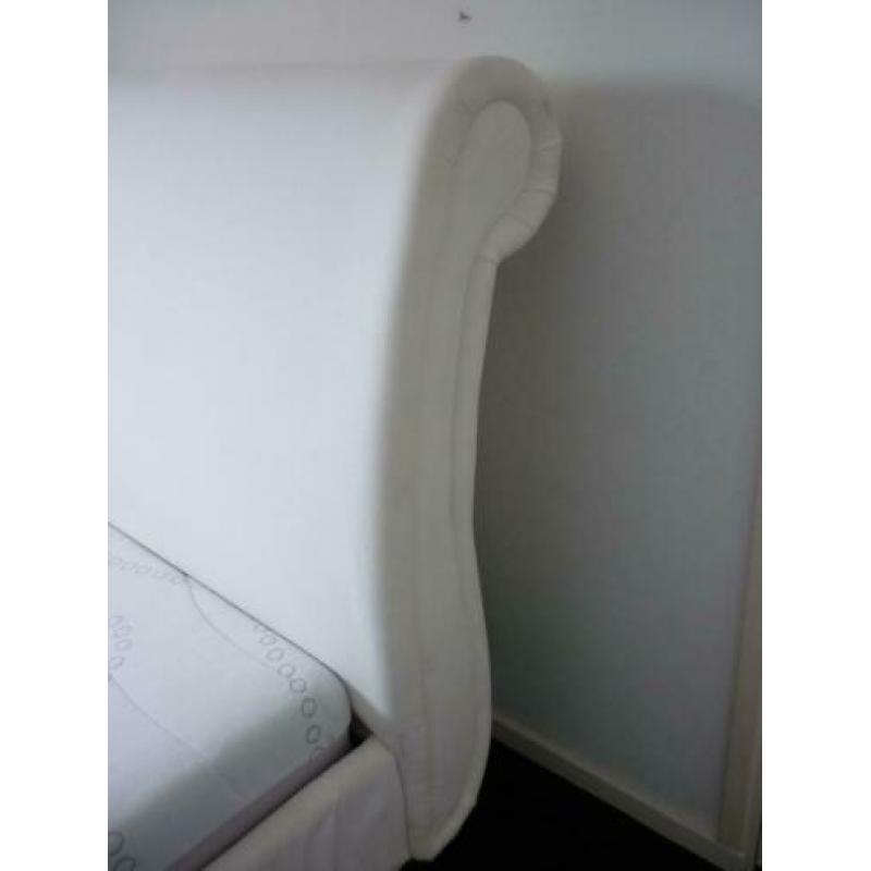 Bedframe bedombouw stof wit 180x210 cm