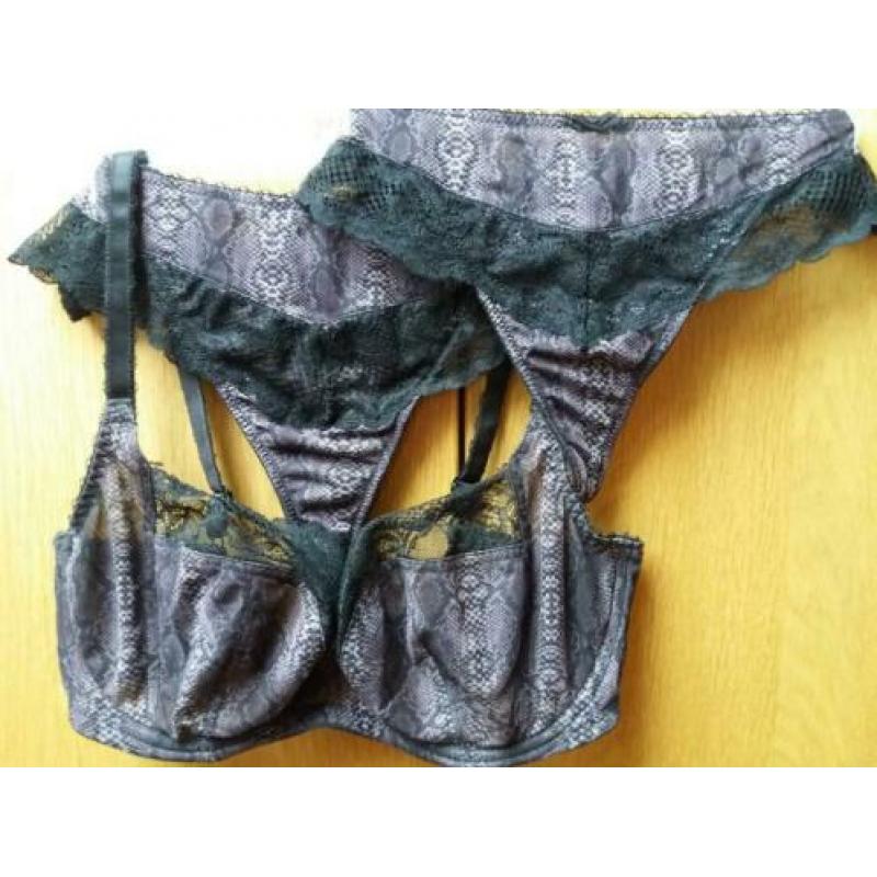 Panache Jasmine setje, balconnet BH (65G) en twee strings