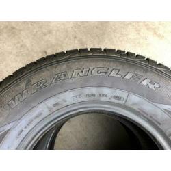 Nieuwe 255/70-15C banden 50 pst