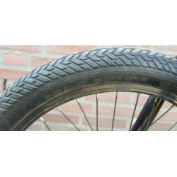 BMX 20 inch Merk KHE. Kleur zwart.