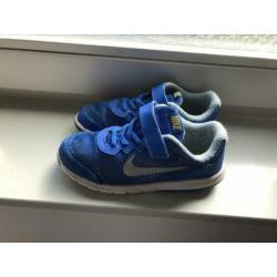 Nike maat 33,5