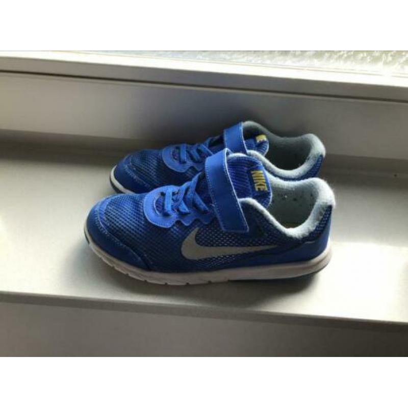 Nike maat 33,5