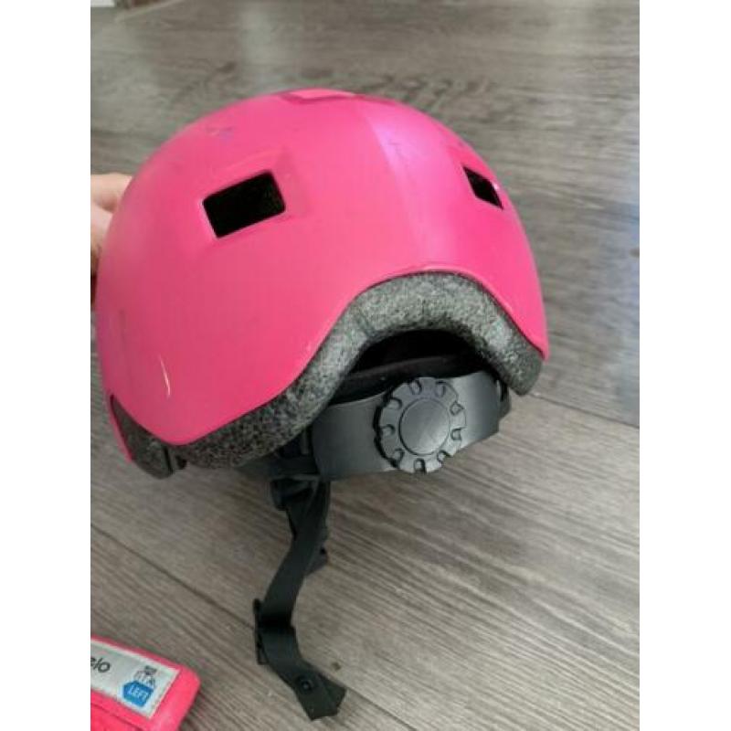 Skeelers maat 28- 30 met bescherming en helm