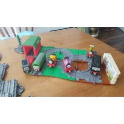Thomas de Trein rails met 6 treintjes