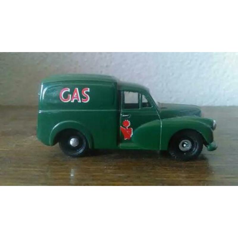 Morris minor Corgi Gas