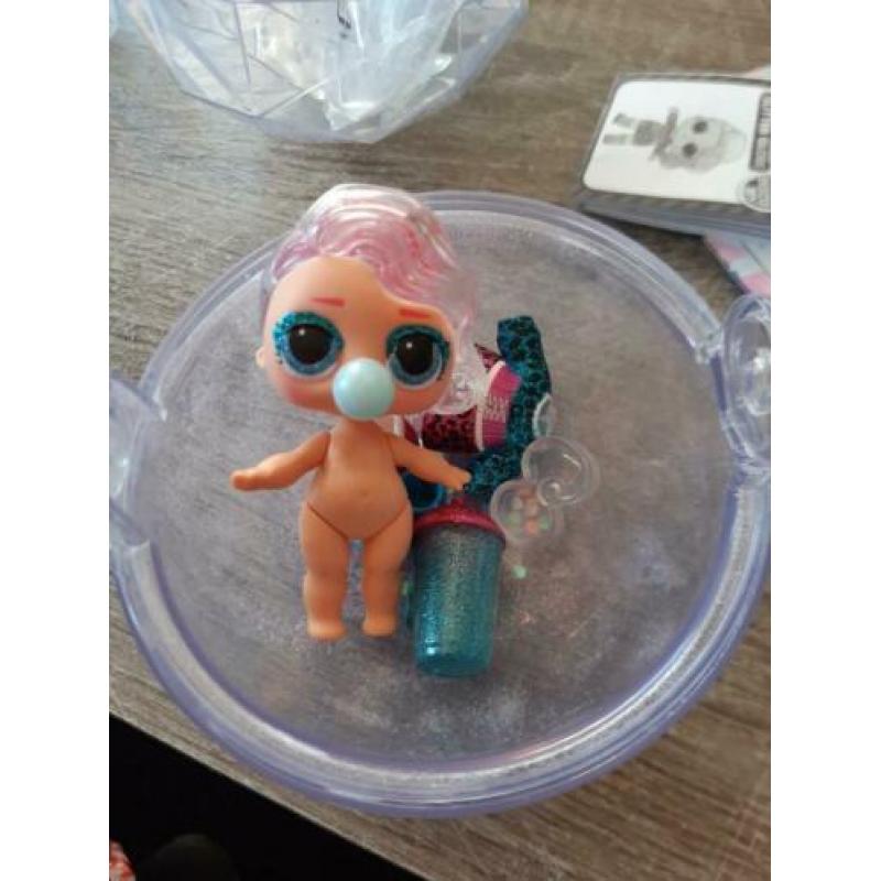 L.o.l glitterglobe