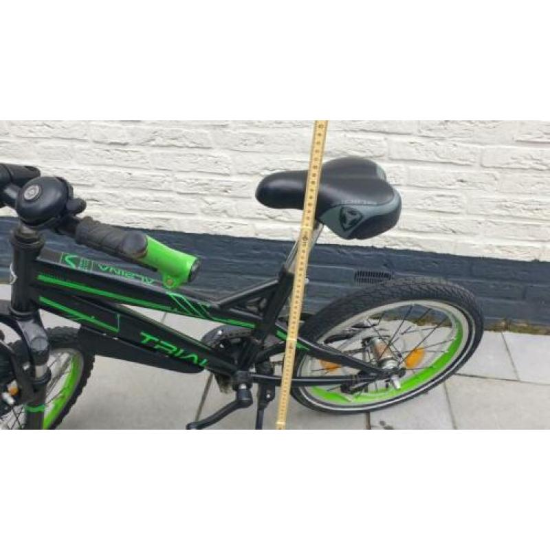 Kinderfiets stoer groen/zwart met schokbreker 6-8jaar