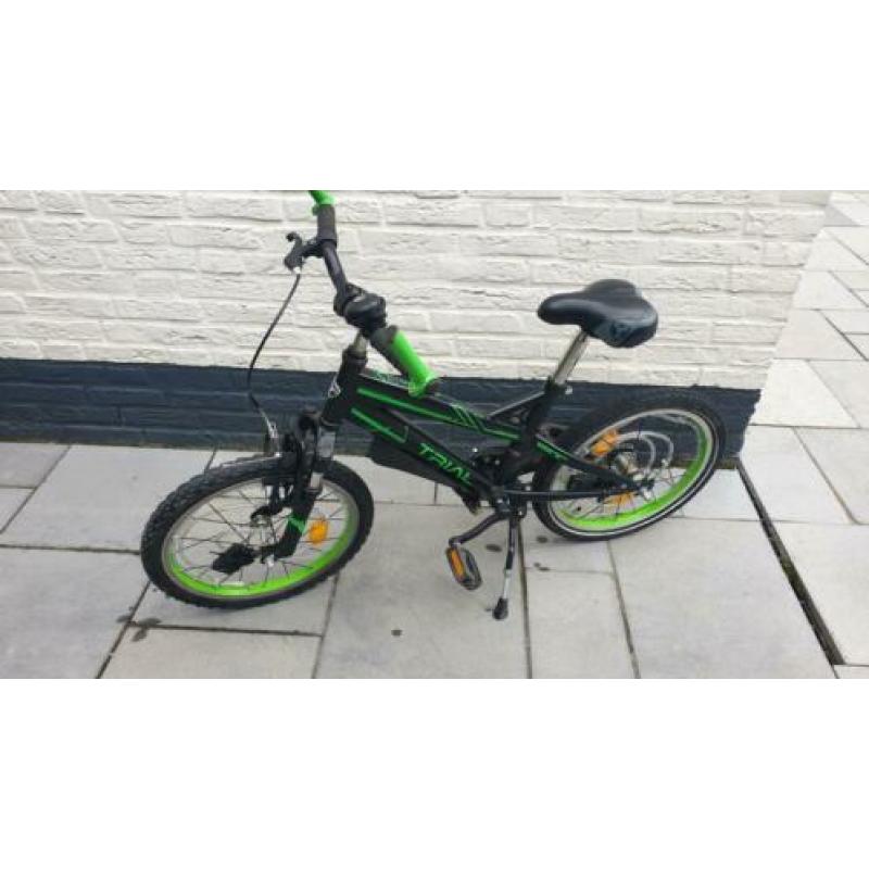 Kinderfiets stoer groen/zwart met schokbreker 6-8jaar