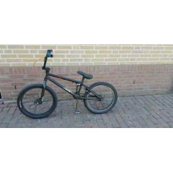 BMX 20 inch Merk KHE. Kleur zwart.