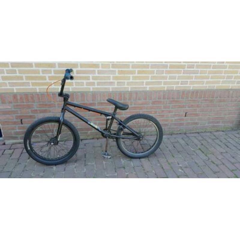 BMX 20 inch Merk KHE. Kleur zwart.